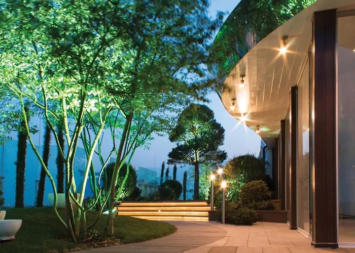 Royal Tower Vip Smart Apartments 3