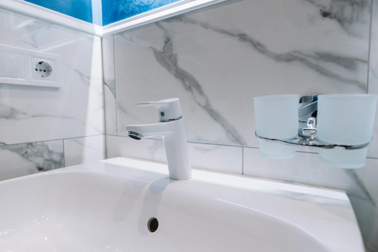 Royal Tower Vip Smart 3 Apartment Kyiv